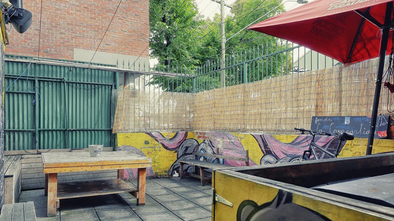 Market Tavern Hostel & Bar メルボルン エクステリア 写真