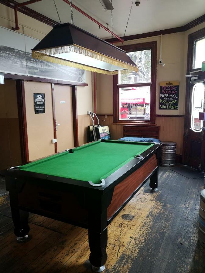 Market Tavern Hostel & Bar メルボルン エクステリア 写真