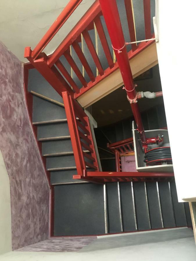 Market Tavern Hostel & Bar メルボルン エクステリア 写真