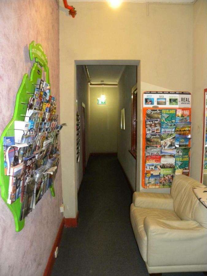 Market Tavern Hostel & Bar メルボルン エクステリア 写真