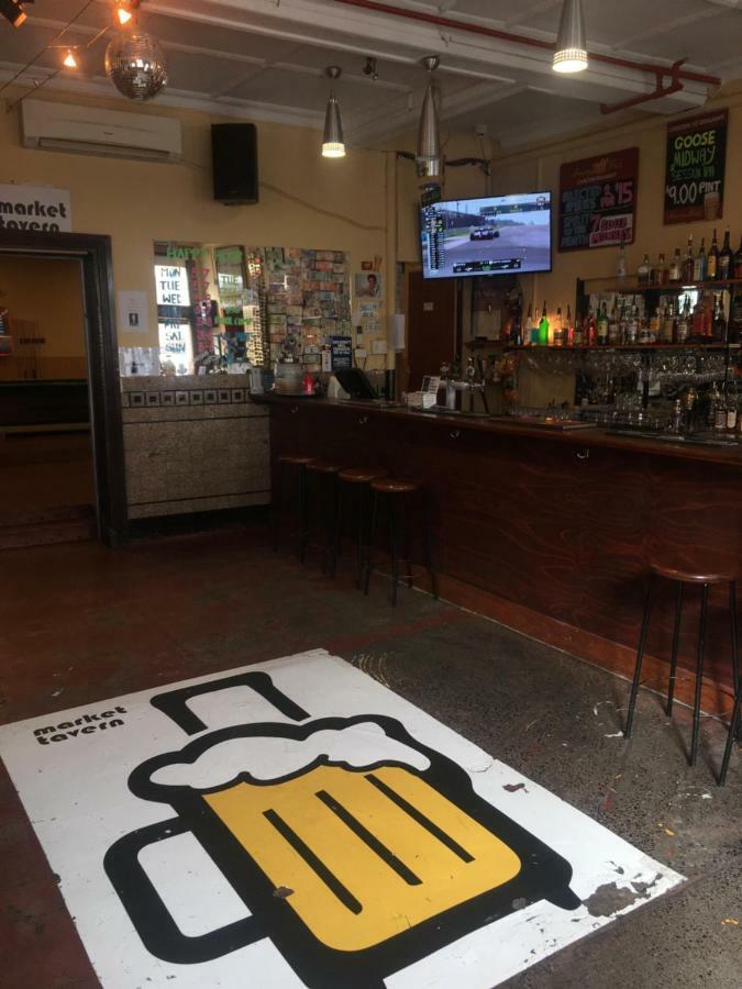 Market Tavern Hostel & Bar メルボルン エクステリア 写真